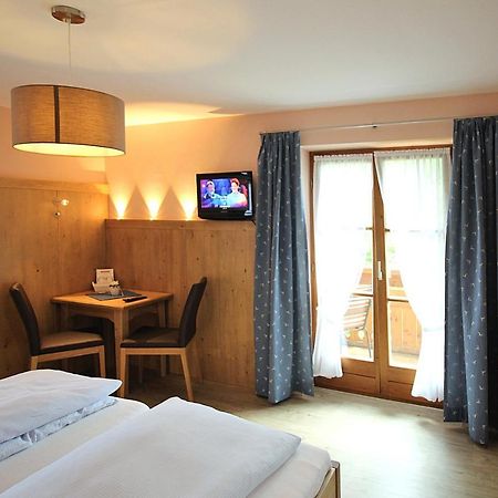 Gaestehaus Alpin - Inkl. Chiemgau-Karte Bergen  Extérieur photo