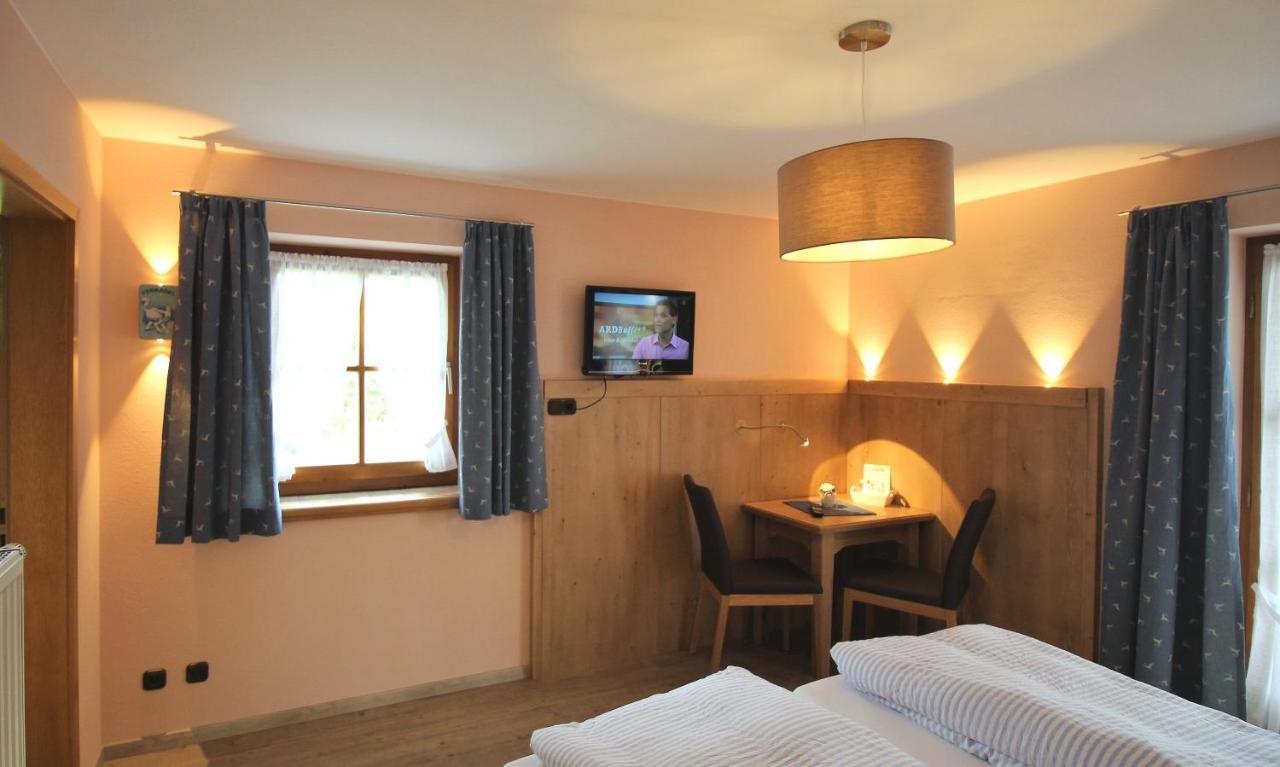 Gaestehaus Alpin - Inkl. Chiemgau-Karte Bergen  Extérieur photo