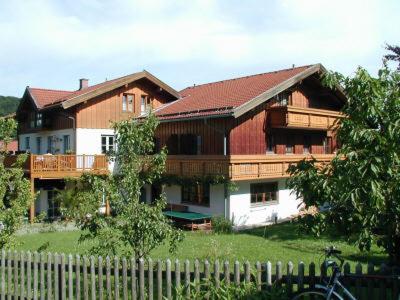 Gaestehaus Alpin - Inkl. Chiemgau-Karte Bergen  Extérieur photo